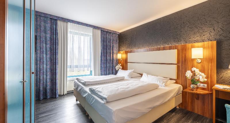 PLAZA INN Zwickau image