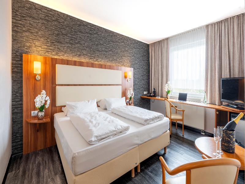 PLAZA INN Zwickau image