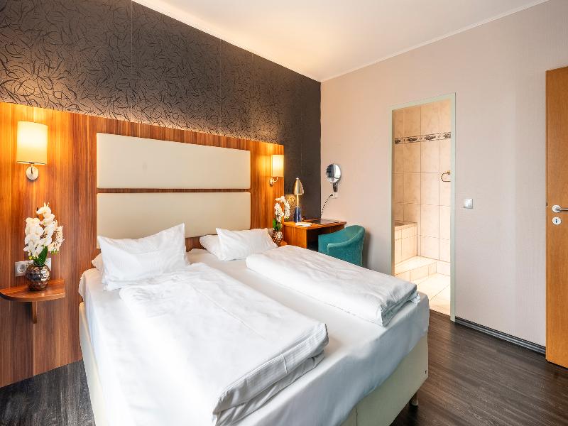 PLAZA INN Zwickau image