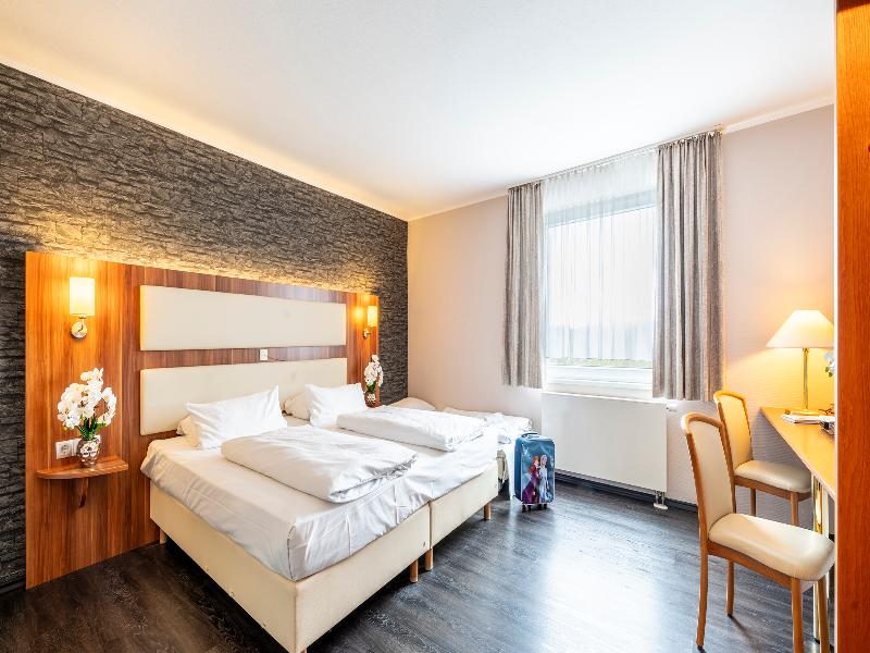 PLAZA INN Zwickau image