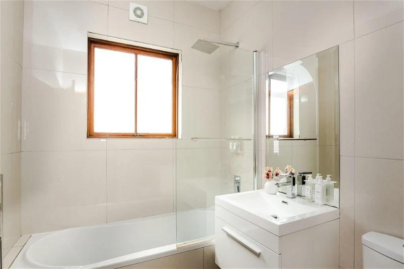 Roosenwijn Guest House image