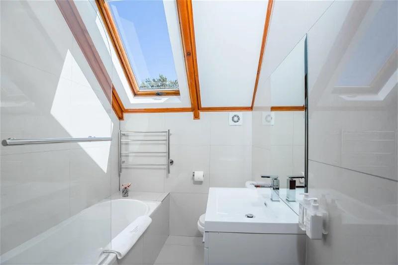 Roosenwijn Guest House image