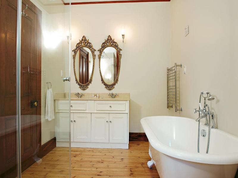 Roosenwijn Guest House image