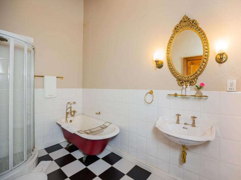 Roosenwijn Guest House image