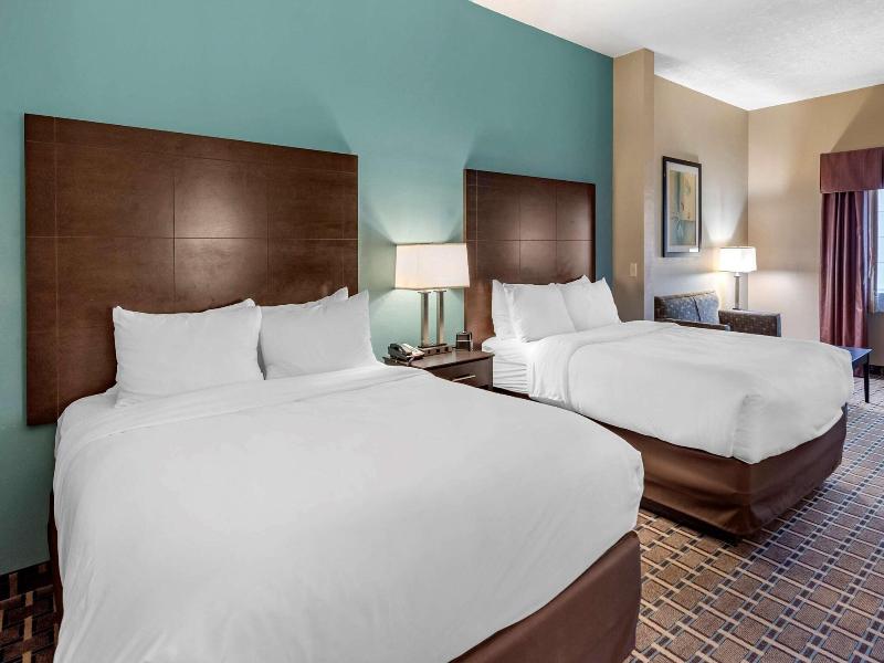 Comfort Suites Clovis North image