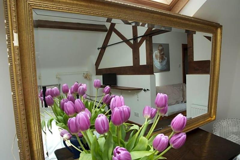 White Horse Inn image