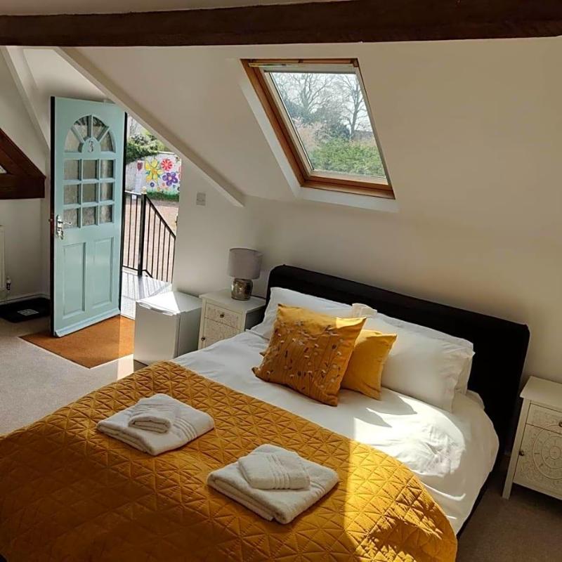 White Horse Inn image