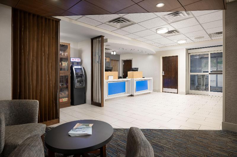 Holiday Inn Express Hotel & Suites Chattanooga-Hix