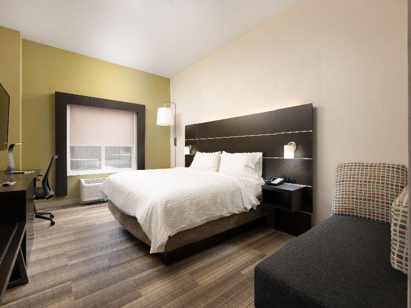 Holiday Inn Express Hotel & Suites Chattanooga-Hix image