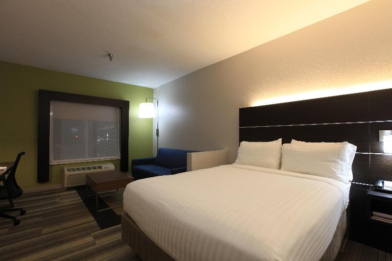 Holiday Inn Express Hotel & Suites Chattanooga-Hix