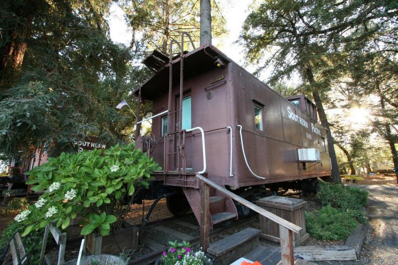 Featherbed Railroad Company image