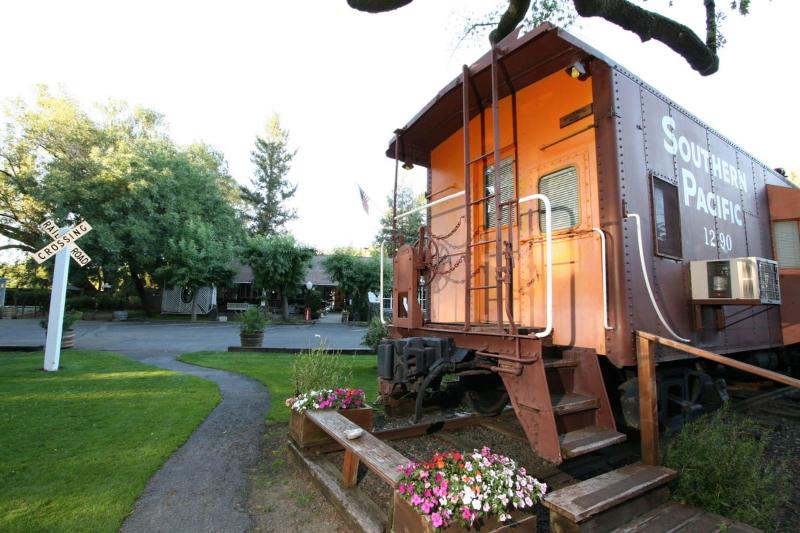 Featherbed Railroad Company image