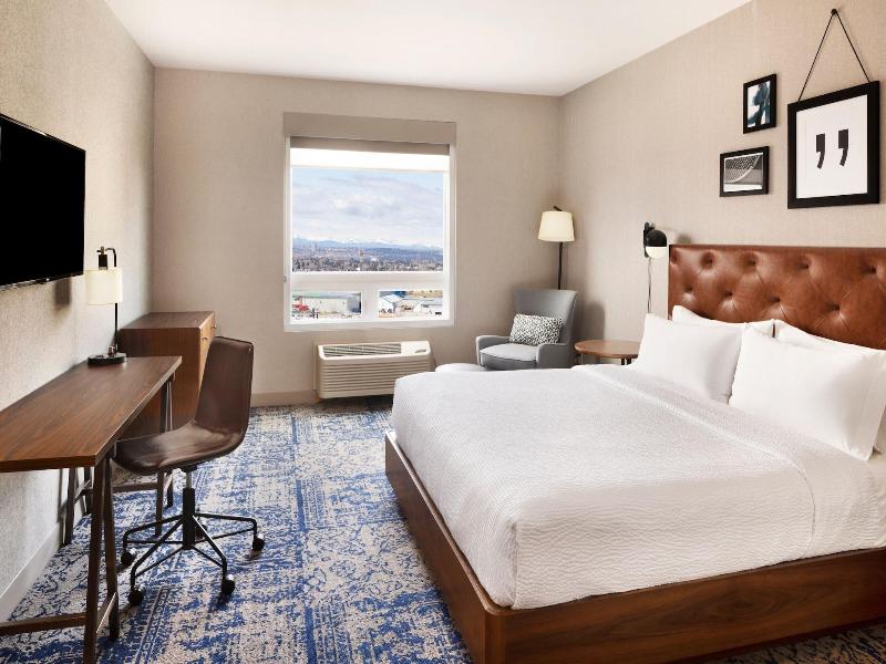Four Points by Sheraton Calgary Airport image