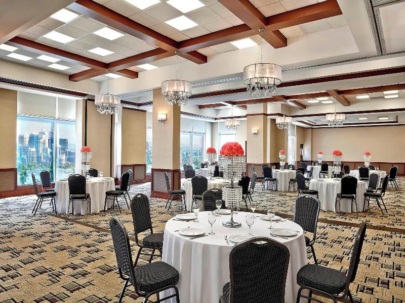 Four Points by Sheraton Calgary Airport image