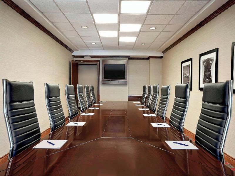 Four Points by Sheraton Calgary Airport image
