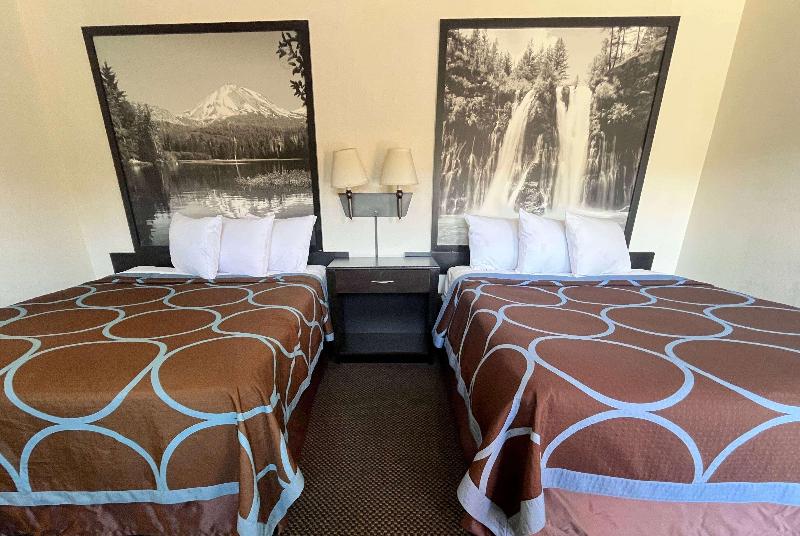 Super 8 by Wyndham Red Bluff image