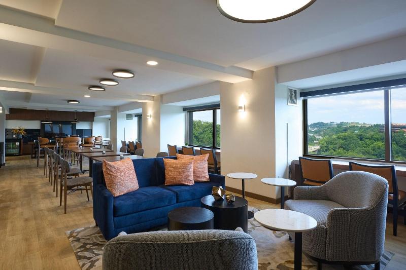 Pittsburgh Airport Marriott image