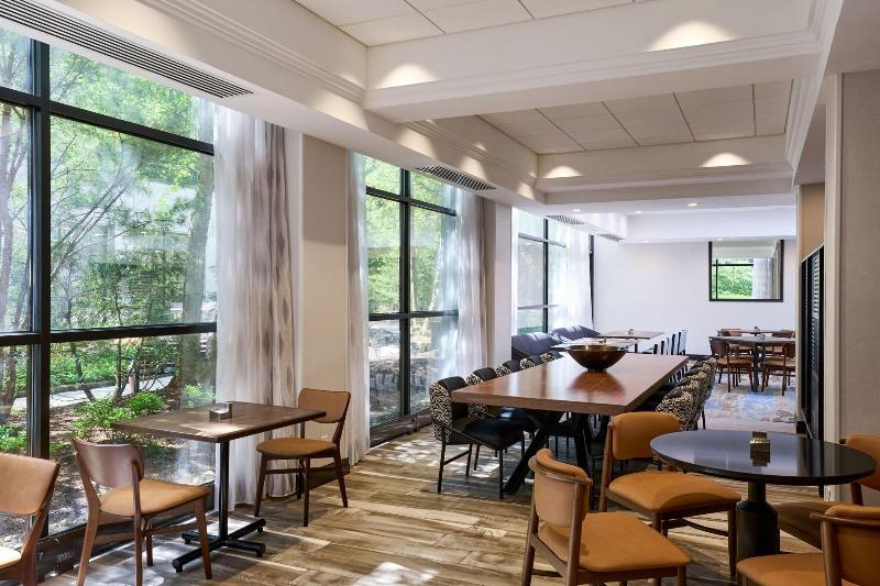 Pittsburgh Airport Marriott image