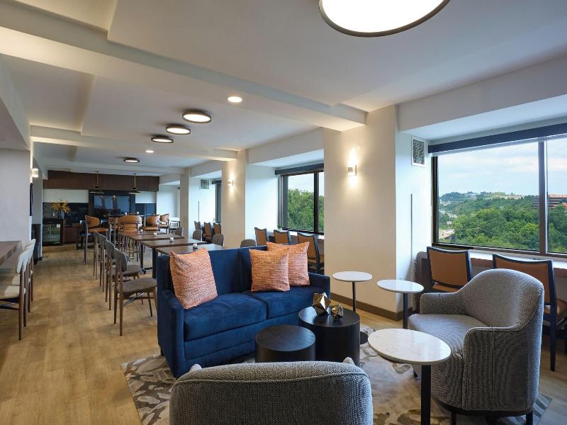 Pittsburgh Airport Marriott image