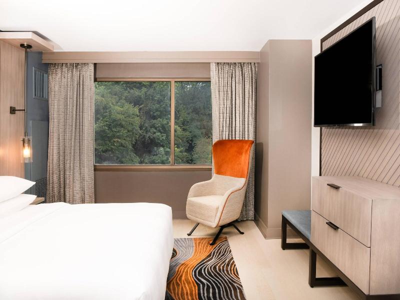 Pittsburgh Airport Marriott image