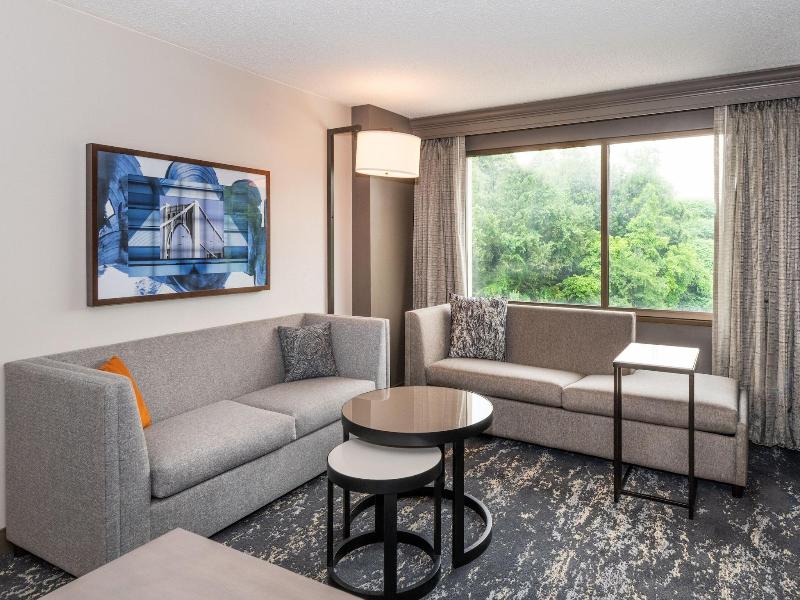 Pittsburgh Airport Marriott image