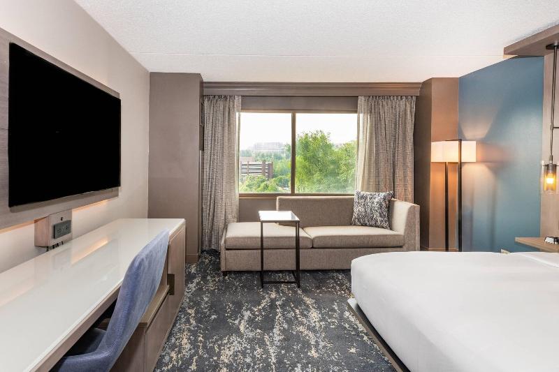 Pittsburgh Airport Marriott image