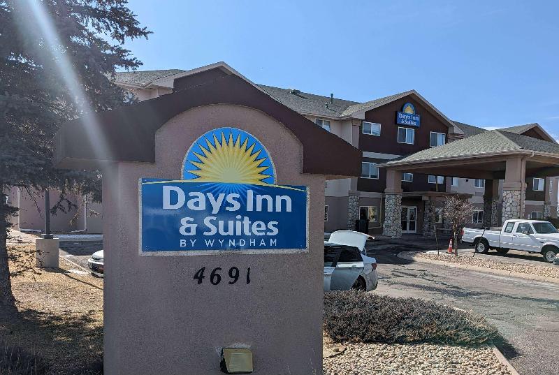 Days Inn & Suites Castle Rock