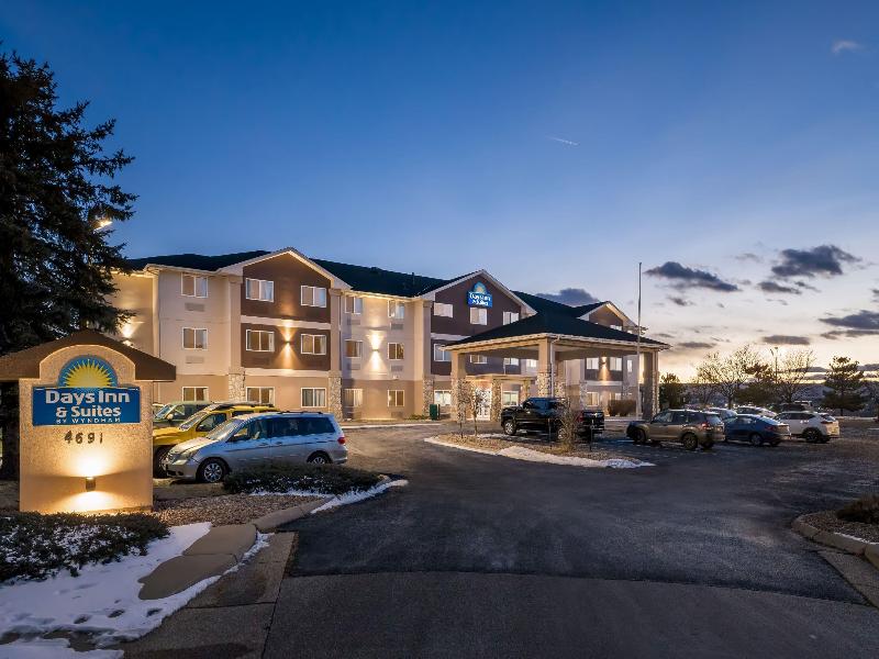 Days Inn & Suites by Wyndham Castle Rock — general view