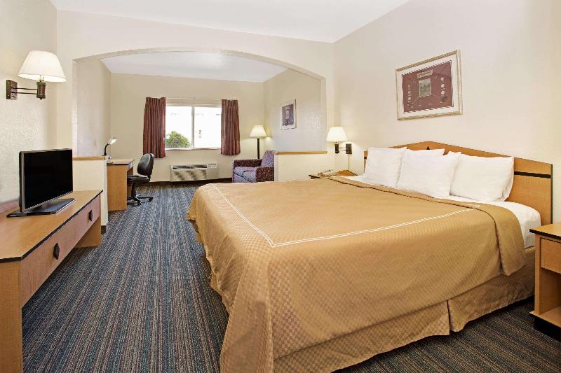 Days Inn & Suites by Wyndham Castle Rock image