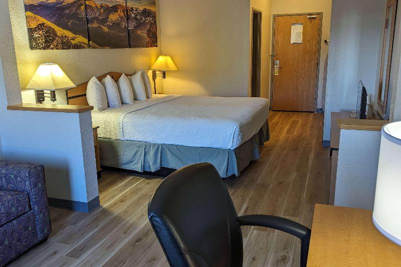 Days Inn & Suites by Wyndham Castle Rock image