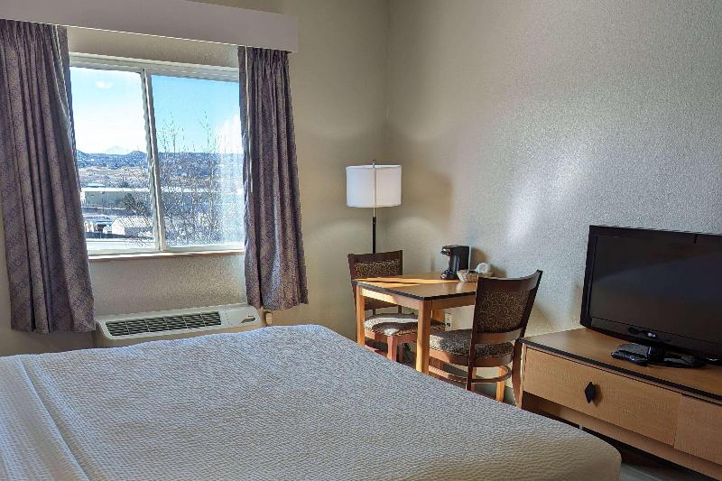 Days Inn & Suites by Wyndham Castle Rock image