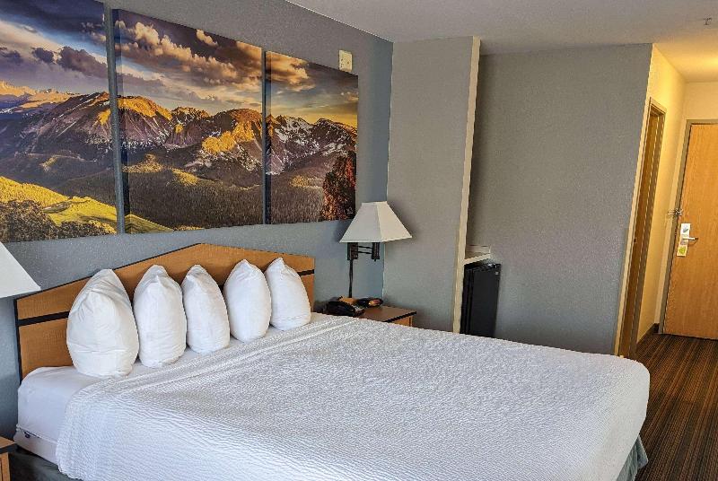Days Inn & Suites by Wyndham Castle Rock image