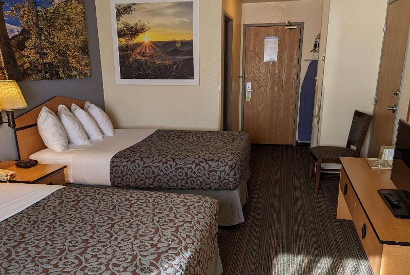 Days Inn & Suites by Wyndham Castle Rock image