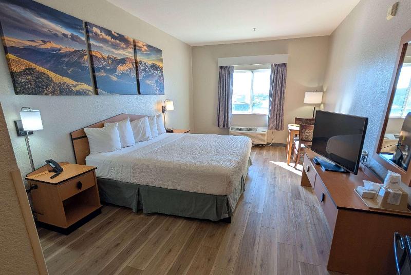 Days Inn & Suites by Wyndham Castle Rock image