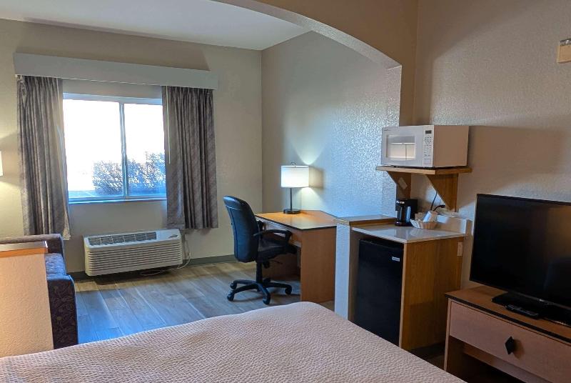 Days Inn & Suites by Wyndham Castle Rock image