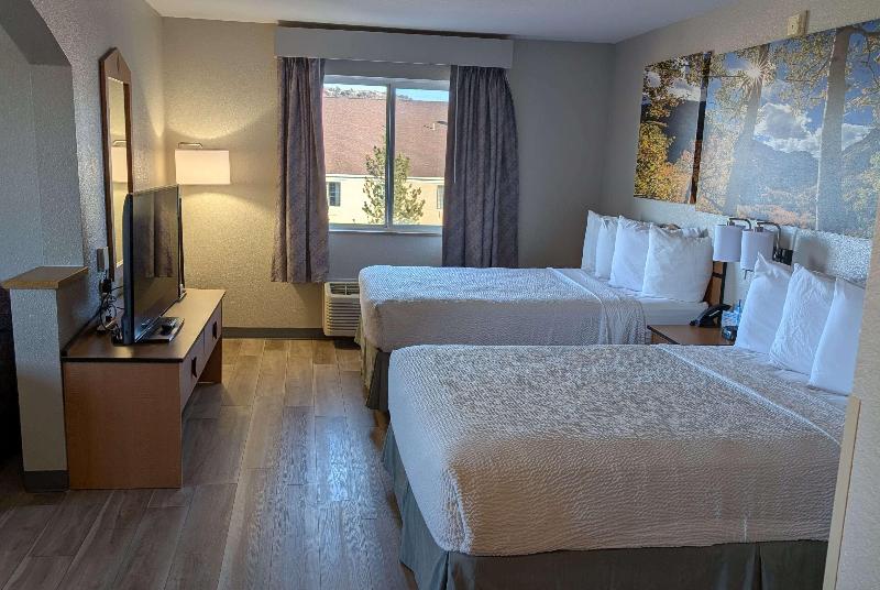 Days Inn & Suites by Wyndham Castle Rock image