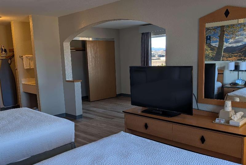 Days Inn & Suites by Wyndham Castle Rock image