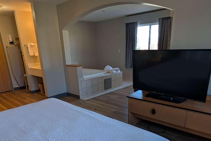 Days Inn & Suites by Wyndham Castle Rock image