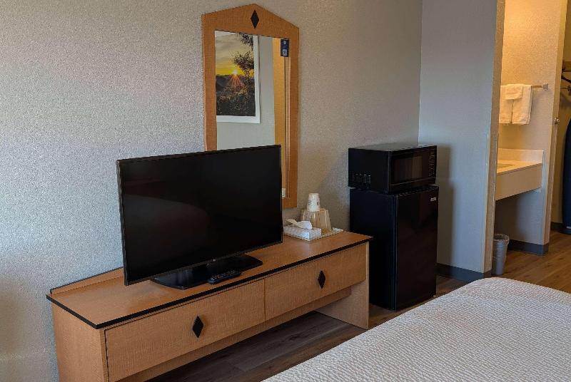 Days Inn & Suites by Wyndham Castle Rock image