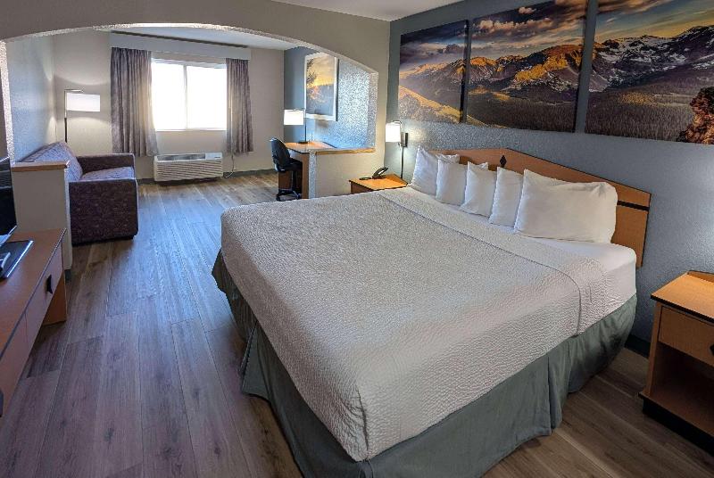Days Inn & Suites by Wyndham Castle Rock image