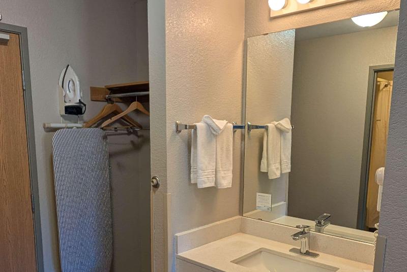 Days Inn & Suites by Wyndham Castle Rock image