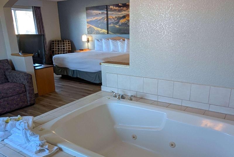 Days Inn & Suites by Wyndham Castle Rock image