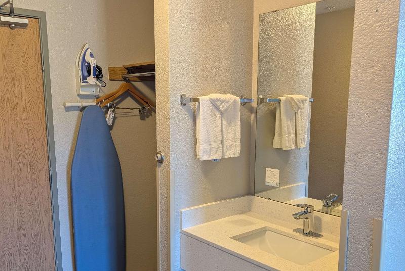 Days Inn & Suites by Wyndham Castle Rock image