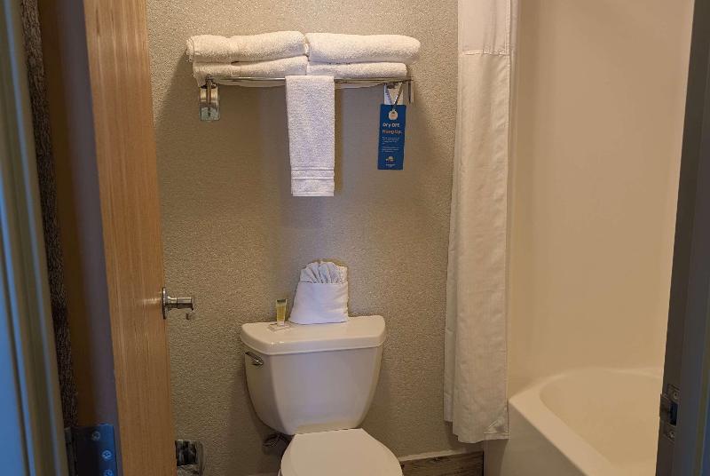 Days Inn & Suites by Wyndham Castle Rock image