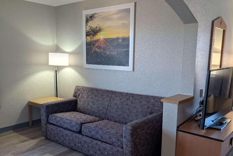 Days Inn & Suites by Wyndham Castle Rock image