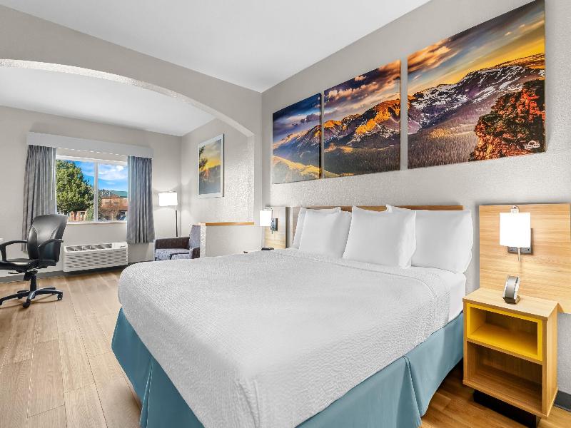 Days Inn & Suites by Wyndham Castle Rock image