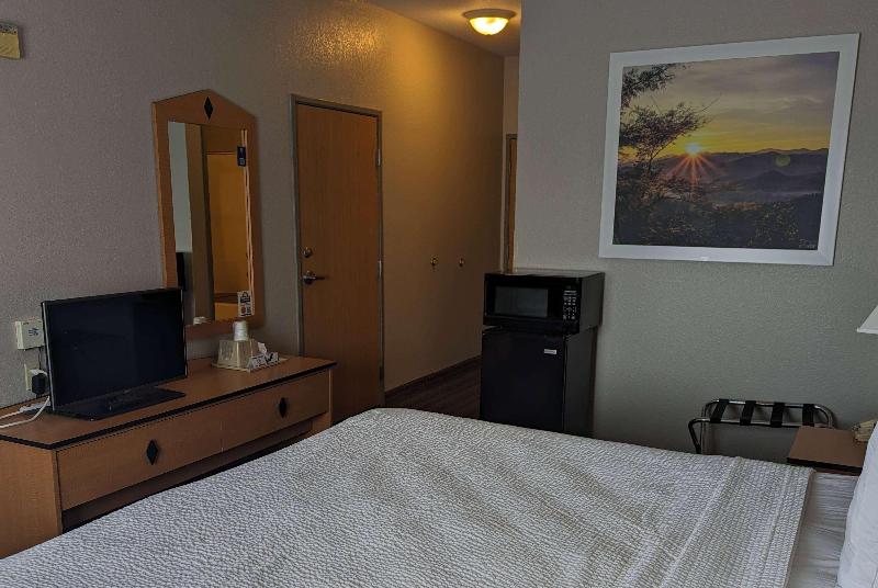 Days Inn & Suites by Wyndham Castle Rock image
