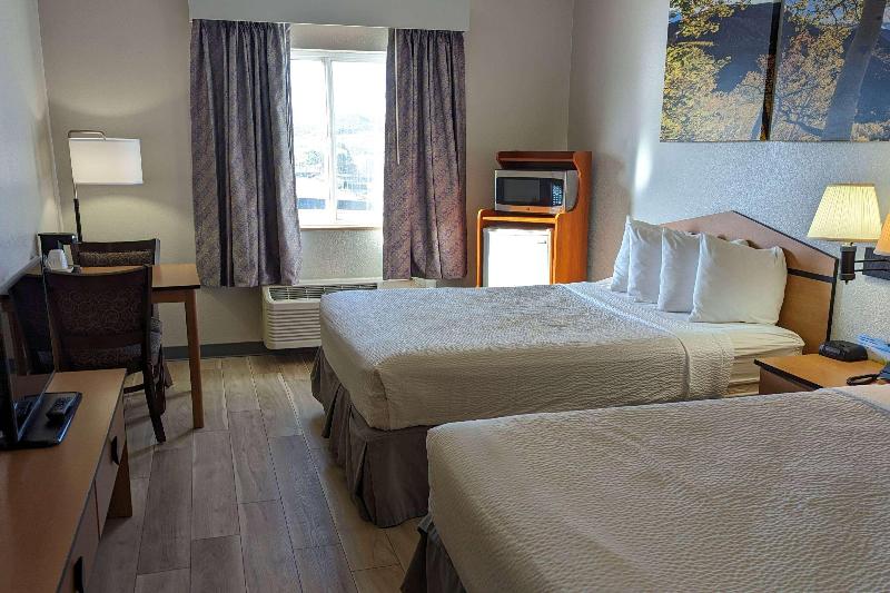 Days Inn & Suites by Wyndham Castle Rock image