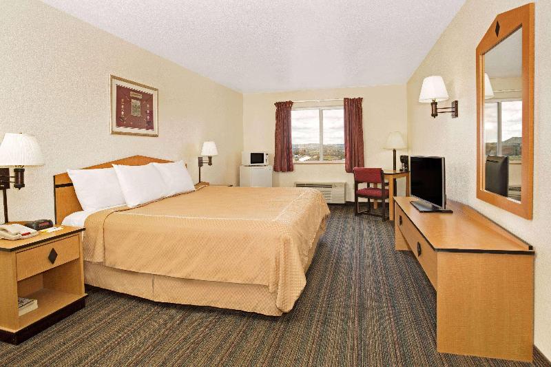 Days Inn & Suites by Wyndham Castle Rock image