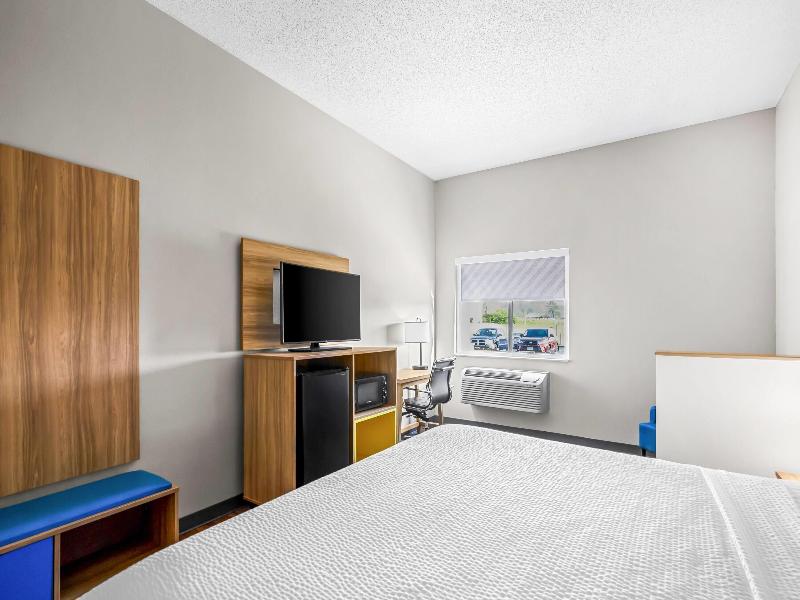 Days Inn by Wyndham Collinsville image